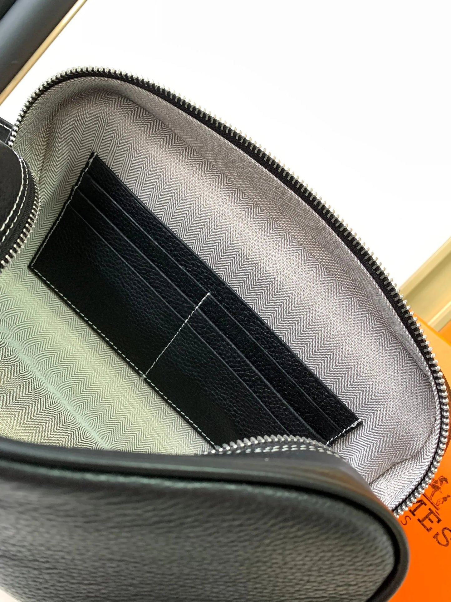 【HERMES 公式旗艦店】エルメス クラッチバッグ 当日出荷 好評に付き再入荷！27*15*10CM