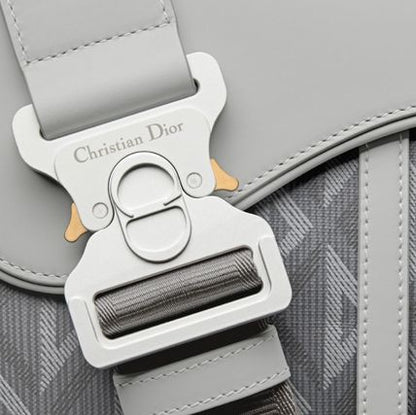 DiorEssentials SADDLE バッグ CD Diamond キャンバス & スムースカーフスキン