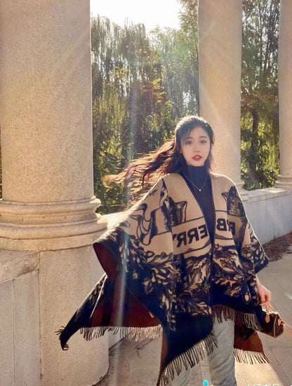 【BURBERRY バーバリー 】バーバリー最新作ナイトウォーホース両面ジャガードショールケープ‼ ️定番中の定番