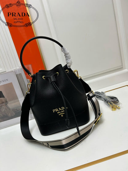 【PRADA 公式旗艦店】プラダ ハンドバッグ 当日出荷 好評に付き再入荷！21*25*15CM