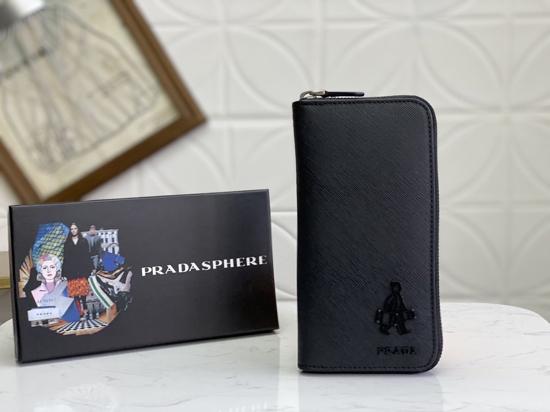 PRADA(プラダ) 財布19x12cm