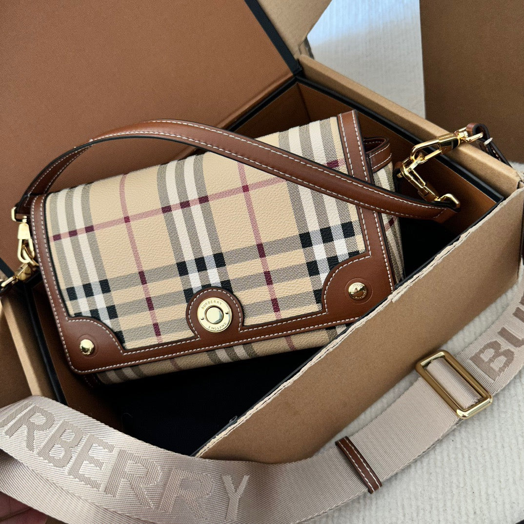 Burberry 古典的なパターン メッセンジャーバッグ ショルダーバッグ