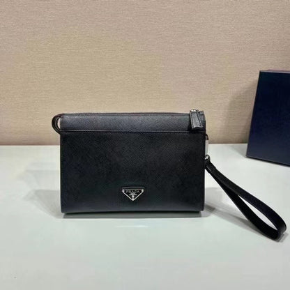 【PRADA 公式 旗艦店】プラダ クラッチバッグ 当日出荷 好評に付き再入荷！ 黒 28*18*1CM