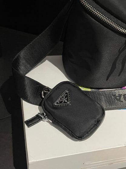 【PRADA 公式 旗艦店】プラダ 斜めがけバッグ 当日出荷 好評に付き再入荷！20*16CM 240719