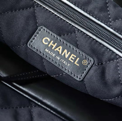 Chanel 22 Medium AS3261