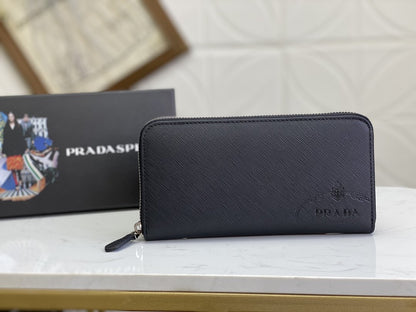 PRADA(プラダ) 財布19x12cm