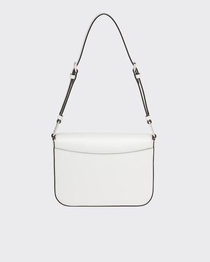 大人気！雑誌「VIVI」に掲載!藤田ニコルの愛用ブランドの新作バッグが掲載されたブラックレザーショルダーバッグ 大人の女性へ