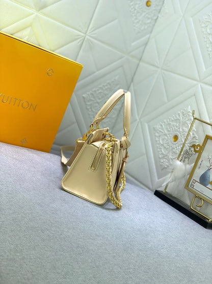 【LOUIS VUITTON】ルイ・ヴィトン★ONTHEGO EAST WEST★ショルダーバッグ M11273