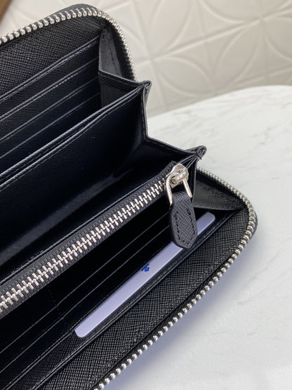 PRADA(プラダ) 財布19x12cm