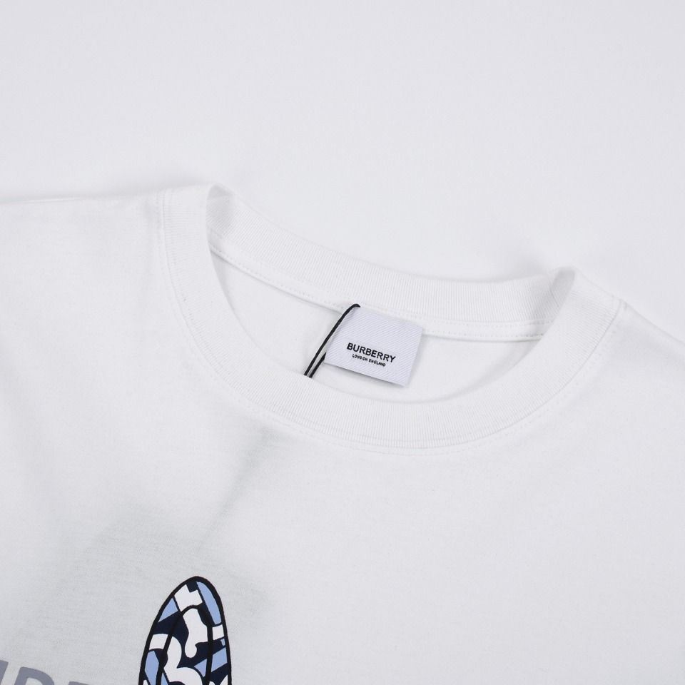 🔥2 つのうち 1 つが無料になります🔥🔥【Burberry】バーバリー )半袖 男女兼用、ご好評に付き再入荷！