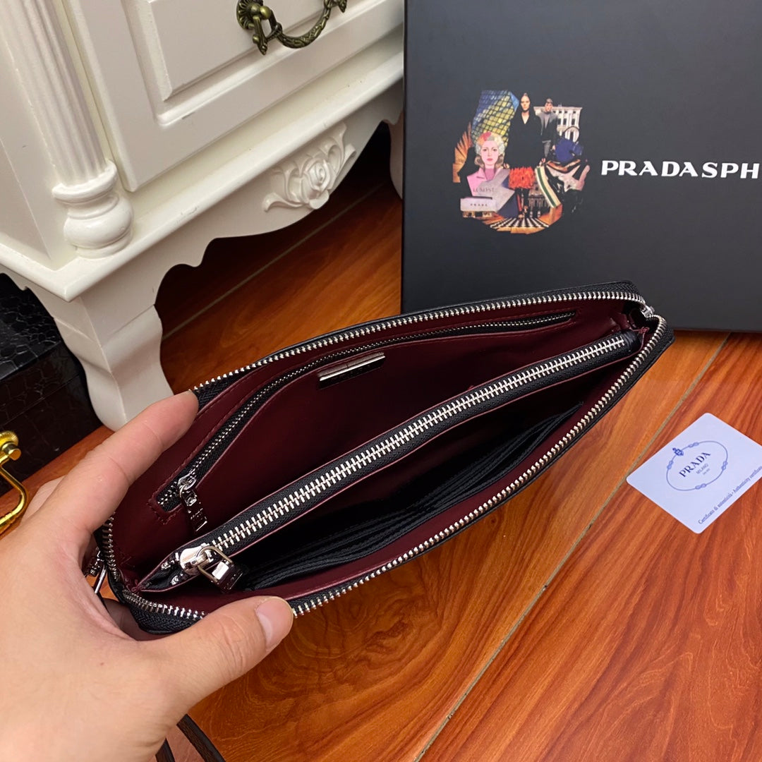 【PRADA 公式 旗艦店】プラダ クラッチバッグ 当日出荷 好評に付き再入荷！ 黒 28*18*1CM