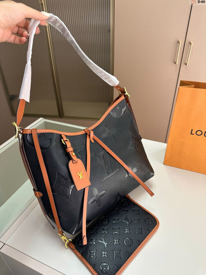 【L&V】小銭入れ付きエンボスショッピングバッグ