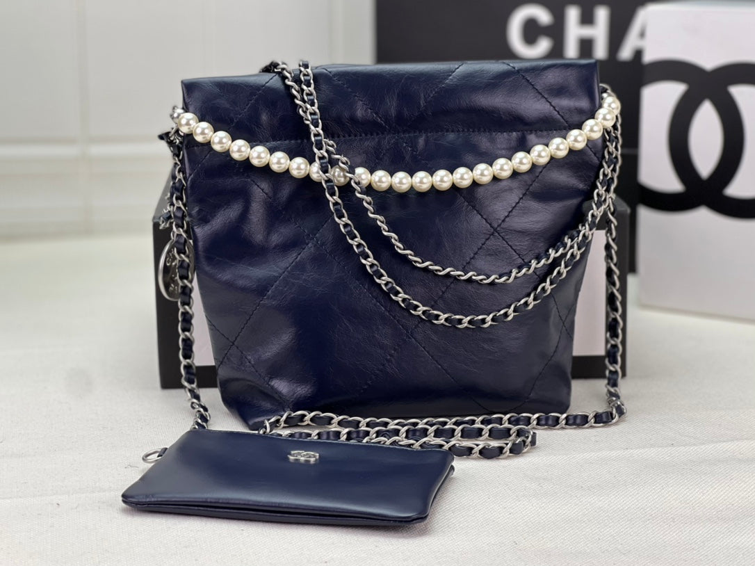 CHANEL 22 3989