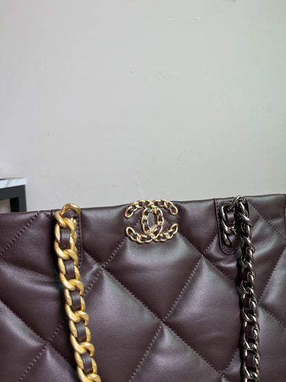 CHANEL 19 SHOPPING BAG 3519