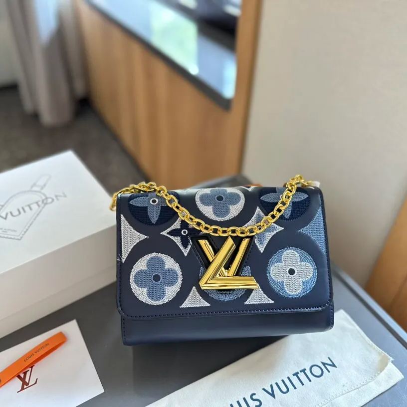 Louis Vuitton◇ネオクラシカルなツイストミディアムバッグの登場です