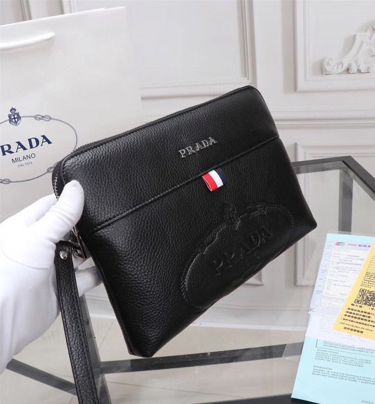 【PRADA 公式旗艦店】プラダ クラッチバッグ 当日出荷 好評に付き再入荷！28*18*3CM