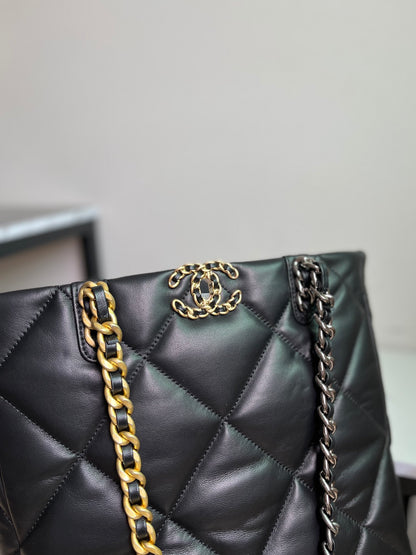 CHANEL 19 SHOPPING BAG 3519