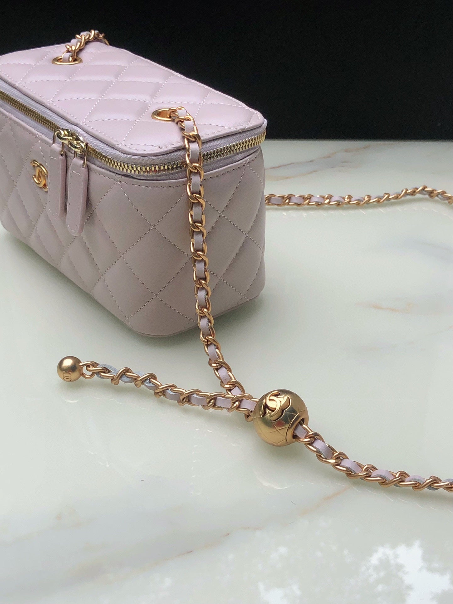 Chanel Classic Vanity 22C Bag with Chain AP2303