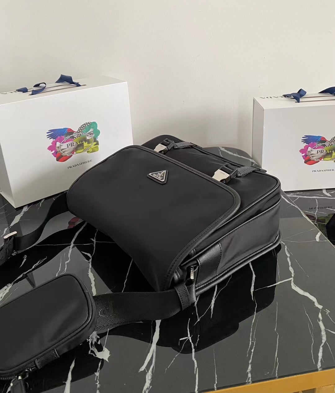 【 PRADA 公式旗艦店】プラダ ショルダーバッグ 当日出荷 好評に付き再入荷！32*24*12CM