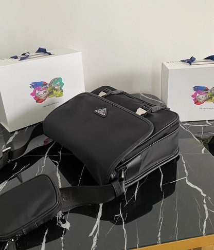 【 PRADA 公式旗艦店】プラダ ショルダーバッグ 当日出荷 好評に付き再入荷！32*24*12CM