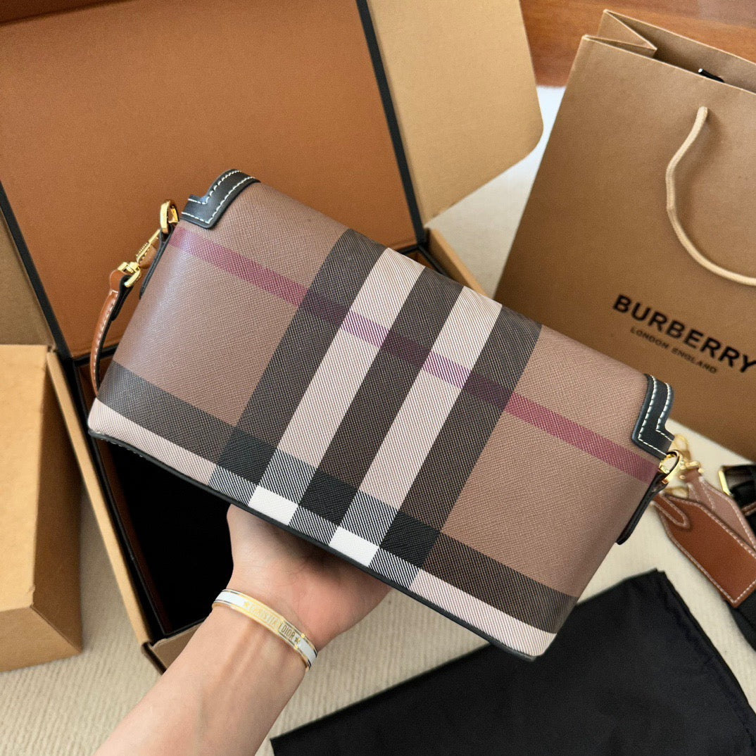 Burberry 古典的なパターン メッセンジャーバッグ ショルダーバッグ