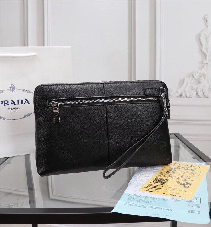 【PRADA 公式旗艦店】プラダ クラッチバッグ 当日出荷 好評に付き再入荷！28*18*3CM