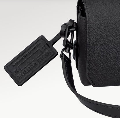 高機能でおしゃれ♪【LOUISVUITTON】ミニショルダーバッグ