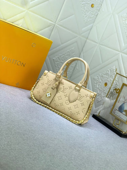 【LOUIS VUITTON】ルイ・ヴィトン★ONTHEGO EAST WEST★ショルダーバッグ M11273