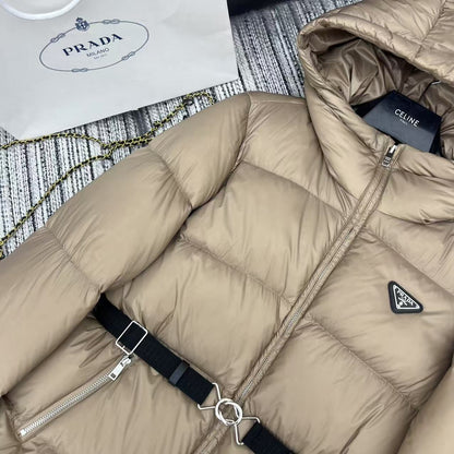 【PRADA旗艦店】ダウンジャケット、ご好評に付き再入荷！