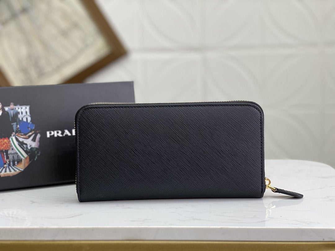 PRADA(プラダ) 財布19x12cm