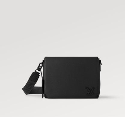 【シンプルが究極♪】Louis Vuitton テイクオフ・メッセンジャー