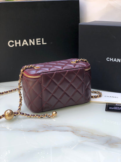 Chanel Classic Vanity 22C Bag with Chain AP2303