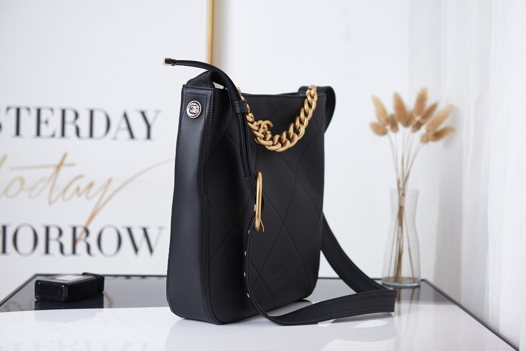 CHANEL SHOPPING BAG C-051