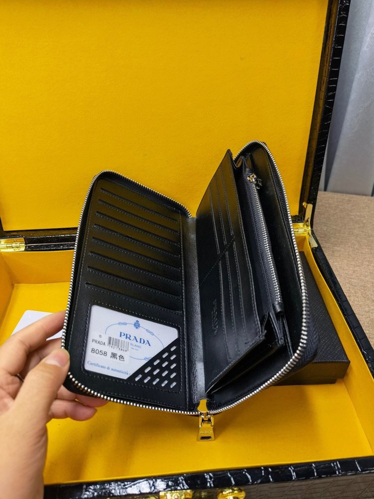 【Prada】プラダ 財布 21x13x2.5cm