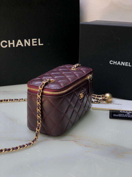 Chanel Classic Vanity 22C Bag with Chain AP2303