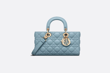 スターと同じバッグが欲しい？佐藤晴美さん、富岡佳子さん愛用している同項 のLADY D-JOY ミディアムバッグ！雑誌掲載で大人気！