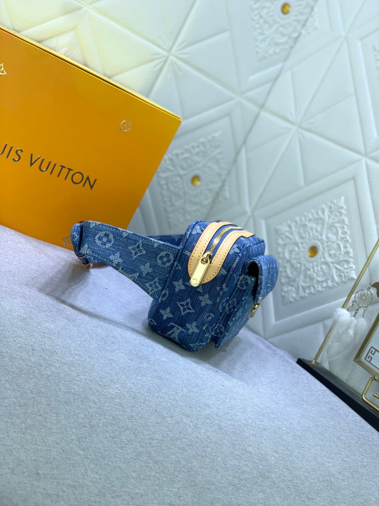 LouisVuitton モデニムベルトバッグ M95347