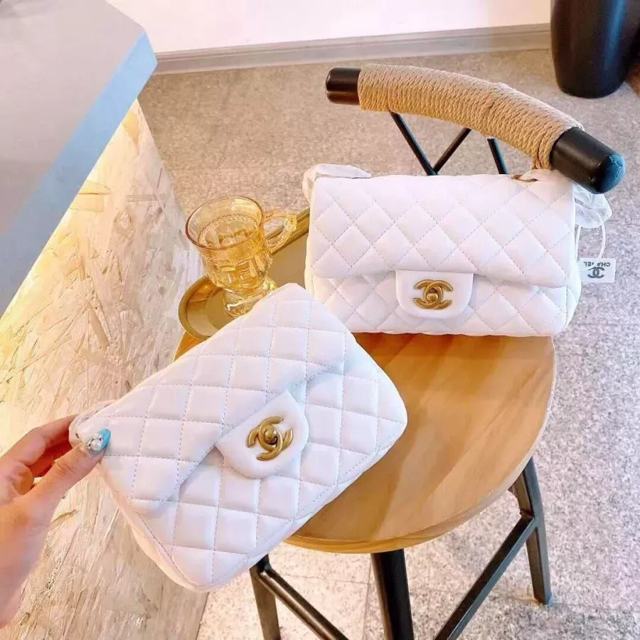 シャネル黒シープスキンメタルボールFLAP BAGフラップ バッグ