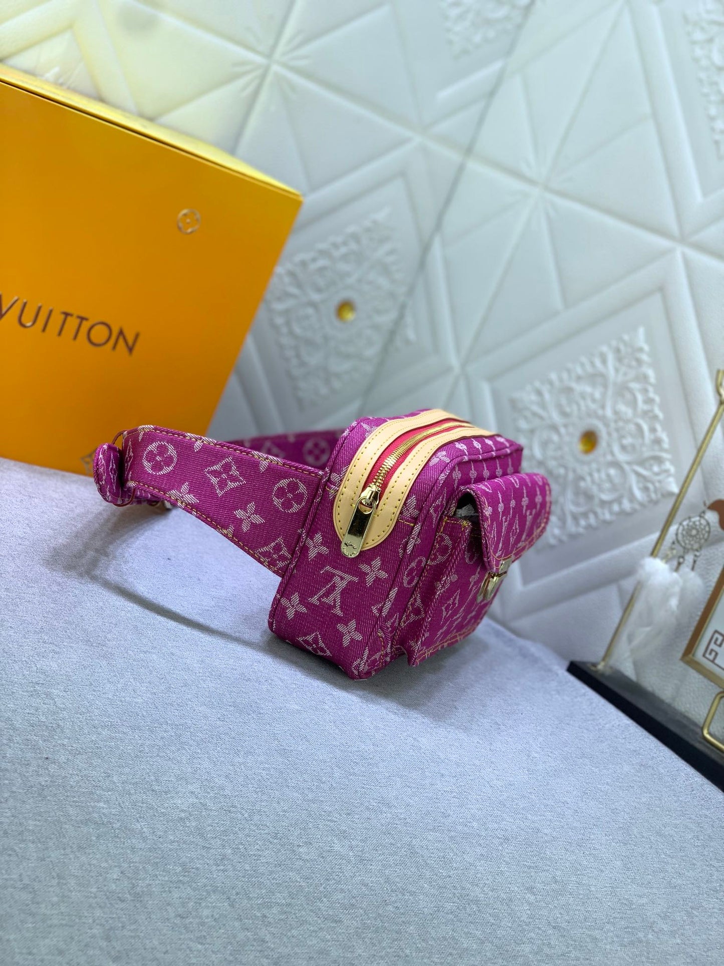 LouisVuitton モデニムベルトバッグ M95347