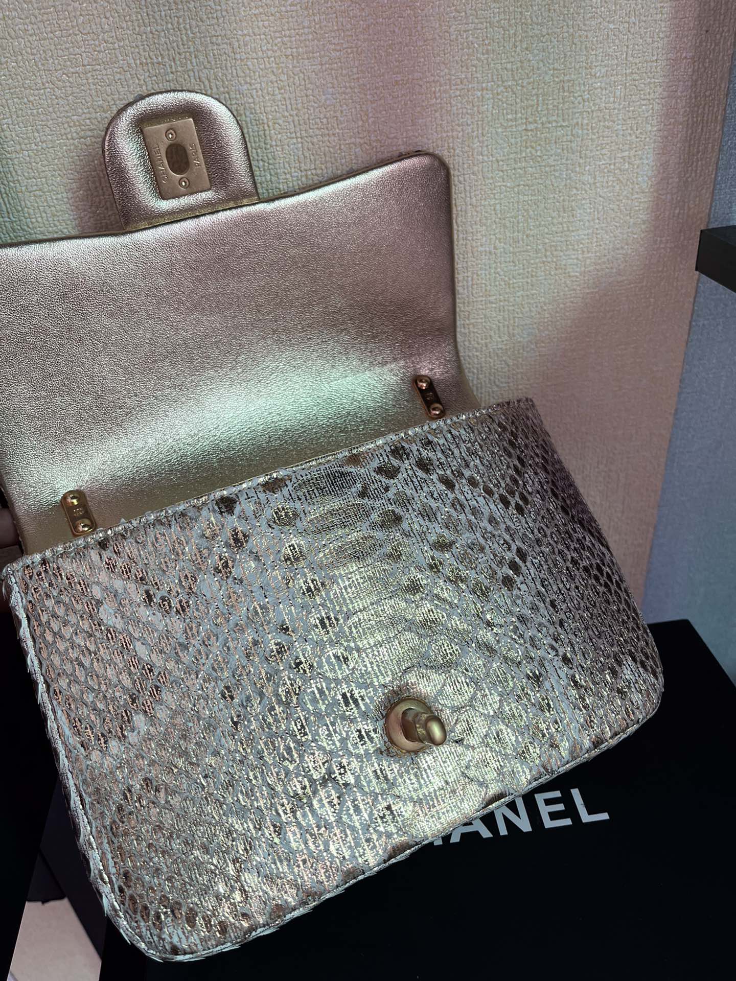 BOLSA CHANEL 2.55 PYTHON FLAP BAG AS3214