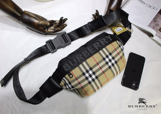 【BURBERRY 公式旗艦店】バーバリー ウエストポーチ 当日出荷 好評に付き再入荷！31*7.5*16CM