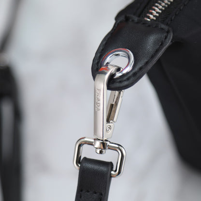 【PRADA 公式 旗艦店】プラダ 斜めがけバッグ 当日出荷 好評に付き再入荷！20*17CM
