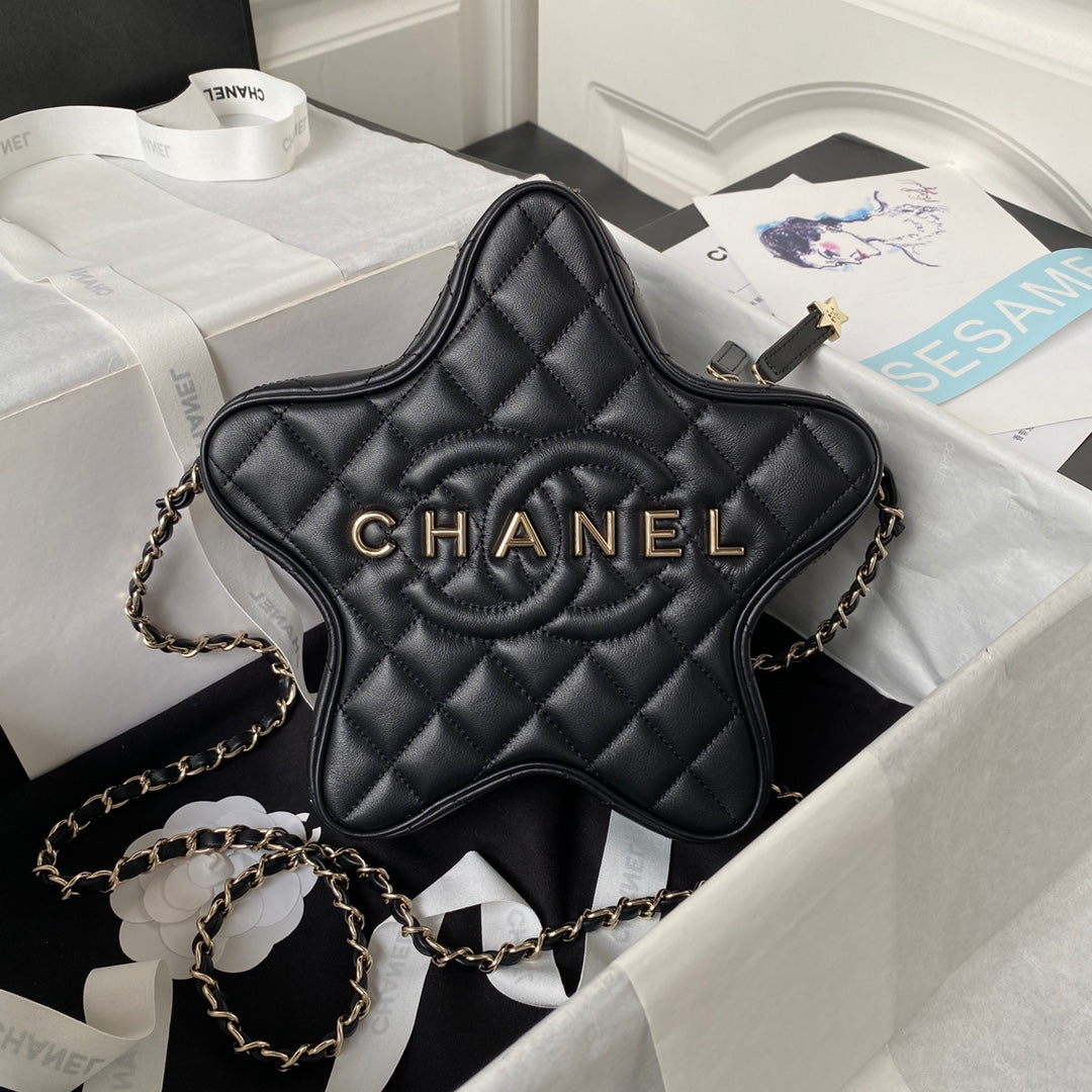CHANEL 2024 Cruise CHANEL ☆STAR HANDBAG ☆AS4579