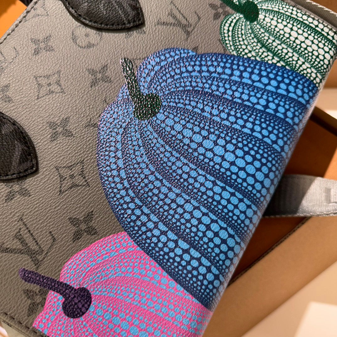 L&V x YK mini onthego ハンドバッグ 25*19*11.5cm