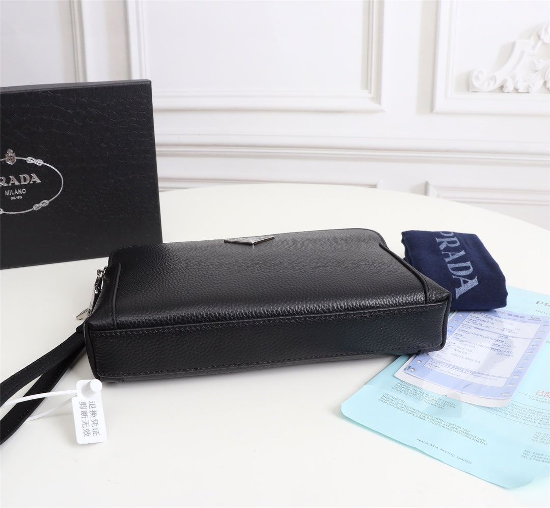 【PRADA 公式 旗艦店】プラダ クラッチバッグ当日出荷 好評に付き再入荷！24*14*5CM