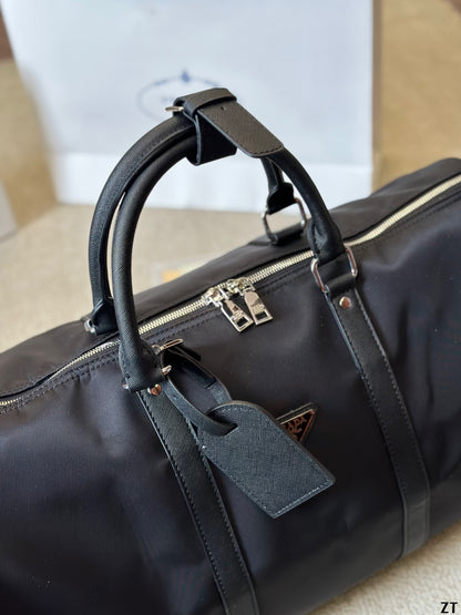 ★PRADA★プラダのトラベルバッグ初披露