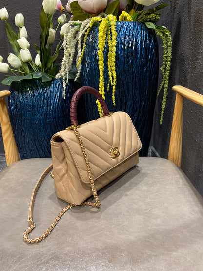 Chanel Cowhide handbag A92990