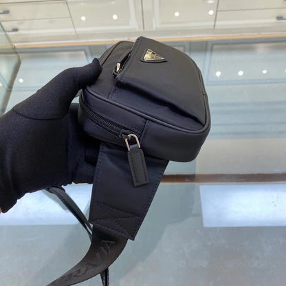 【PRADA 公式旗艦店】プラダ ウエストポーチ 当日出荷 好評に付き再入荷21*12.5*4.5CM