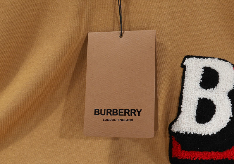 【Burberry】男女兼用、ご好評に付き再入荷！