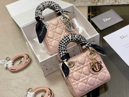 累積売上総額第１位【DIOR】LADY DIOR ミ二バッグ